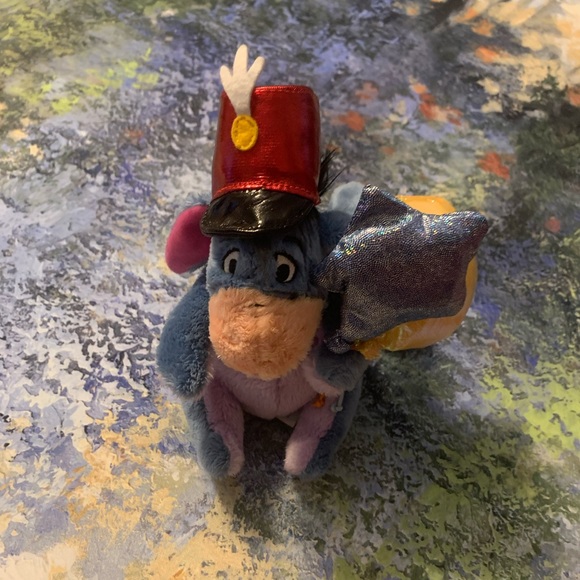 Disney Celebration Eeyore - Picture 1 of 8